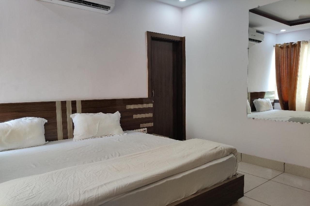 Oyo Hotel Laksh Kurukshetra Exterior photo